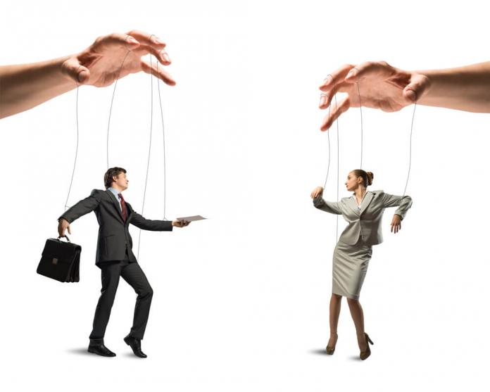 How To Outsmart A Manipulative Coworker How to Deal with Manipulative and Dishonest Coworkers