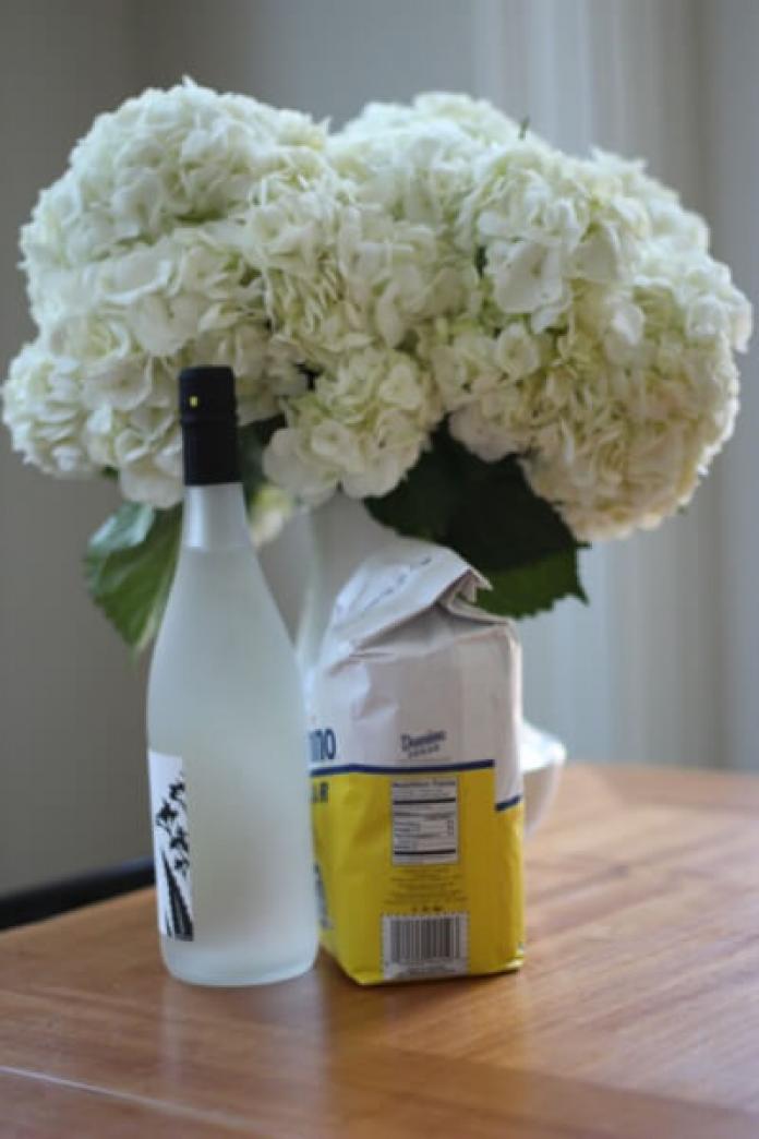 10 Hacks For Beautiful Flower Arrangements That Last
