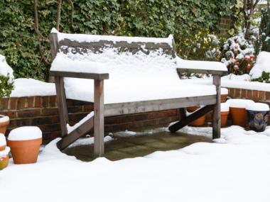 HowtoCleanOutdoorFurnitureafteraLongWinter