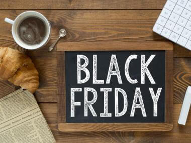The words "black Friday" to illustrate the origin of black Friday and other black days.