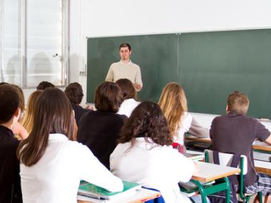 how to introduce yourself to a class