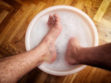 9 Ways To Get Rid Of Foot Calluses And Corns Naturally