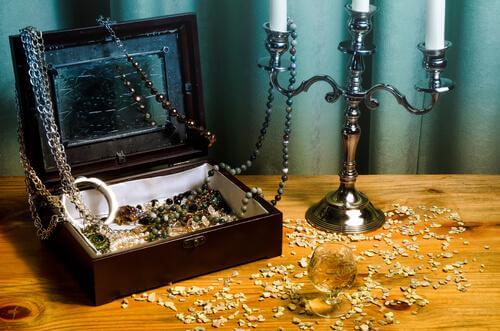 TricksThatWillChangetheWayYouOrganizeJewelry