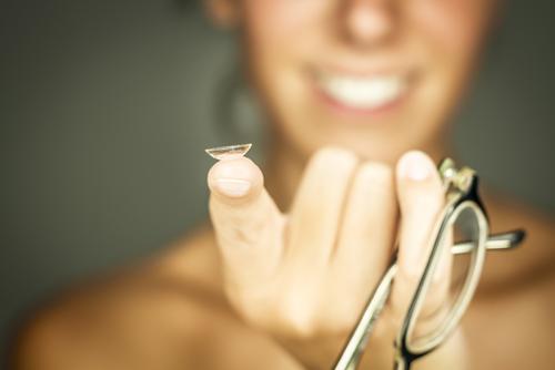 How to Find a Lost Contact Lens