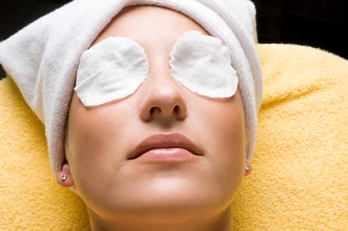 How To Get Rid Of Baggy Puffy Eyes Fast With Natural Remedies