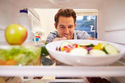6 Ways To Make Your Fridge Smell Good Again