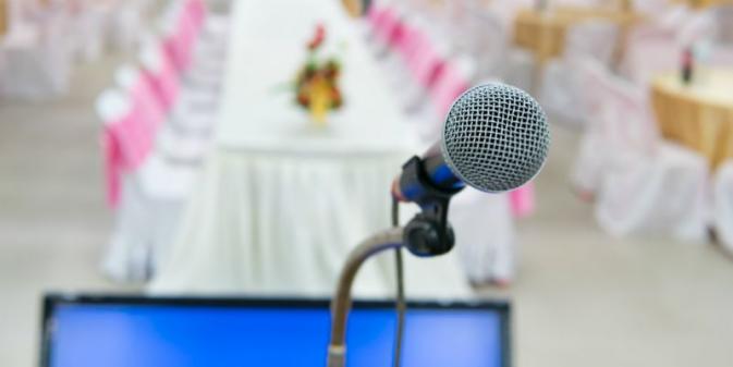 image of someone with stage fright about to give a presentation