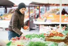 10 Tips to Save Money Shopping at Farmers Markets