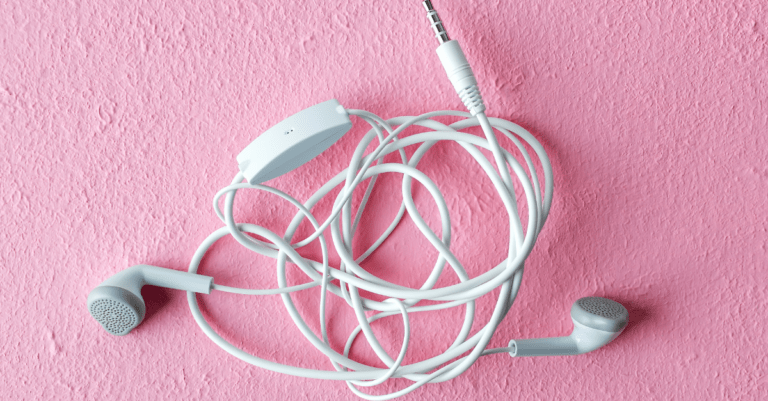 8 Ways to Manage Tangled Wires and Cords - 85