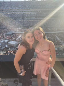 Modern Mentor host Rachel Cooke and her daughter at the Taylor Swift concert.