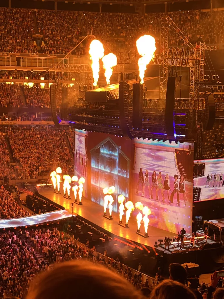 Taylor Swift’s Lessons for Workplace Success
